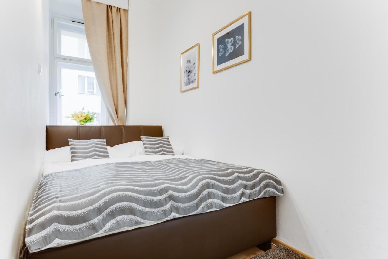 Exclusive Riverside Apartment In The Heart Of Prag Exterior foto
