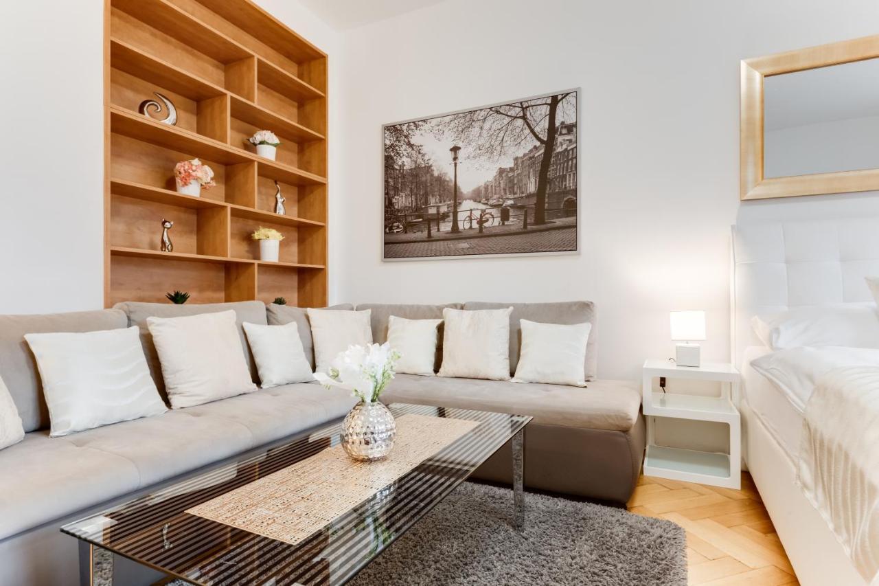 Exclusive Riverside Apartment In The Heart Of Prag Exterior foto
