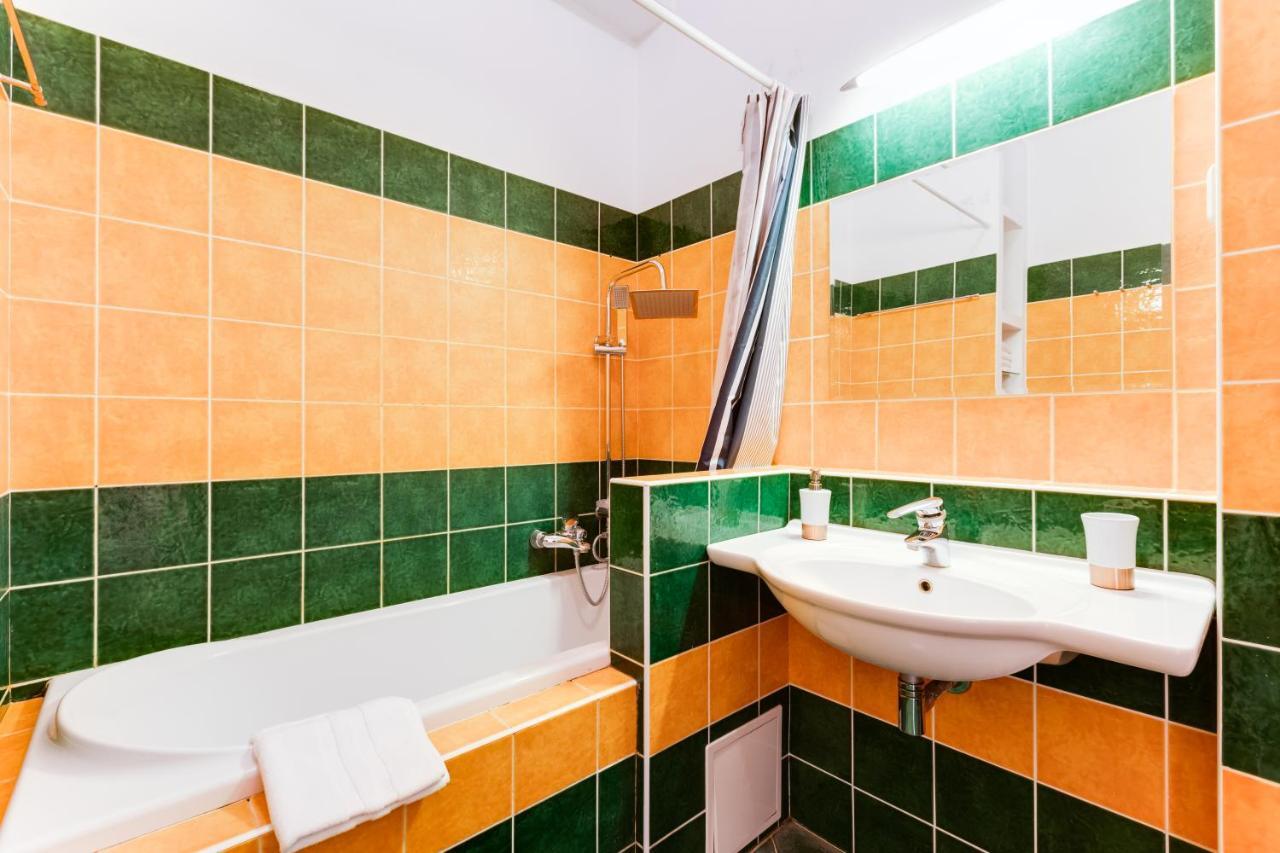 Exclusive Riverside Apartment In The Heart Of Prag Exterior foto